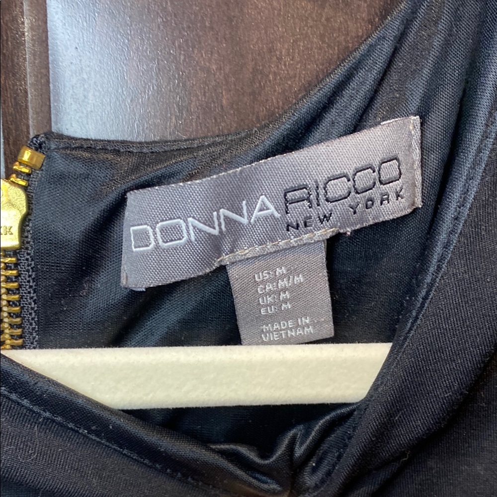 Donna Ricco Elegant Black Sleeveless Dress - Picture 2 of 3